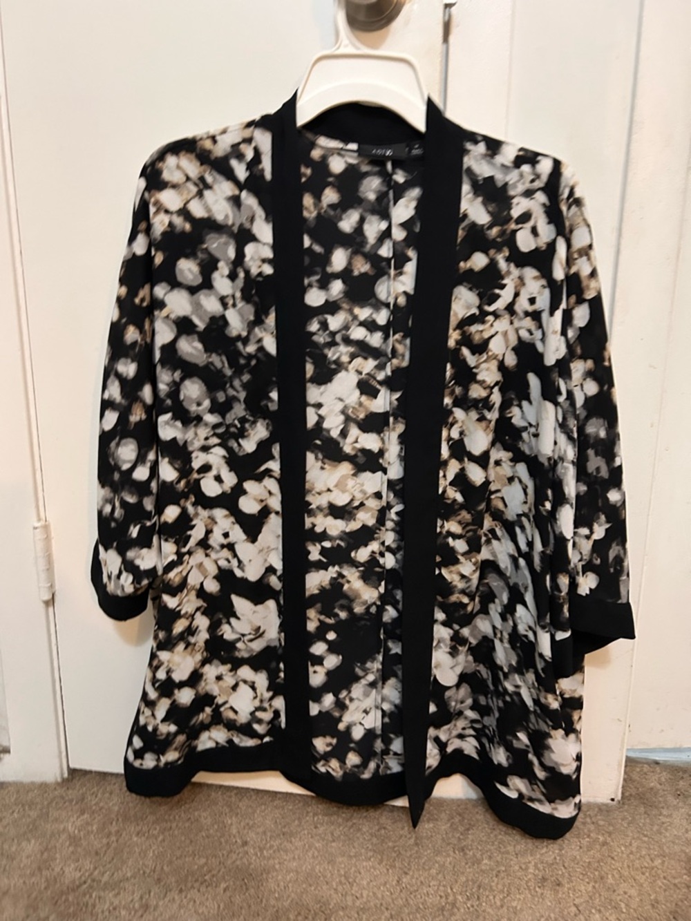 Apt. 9 Black and White Floral Open-Front kimono top blouse cardigan sz M